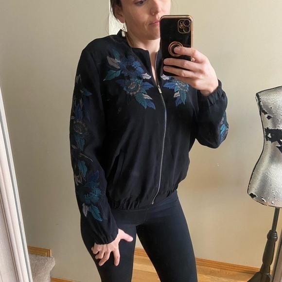 Simons CONTEMPORAINE Black Embroidered bomber jacket size small. - Picture 12 of 17